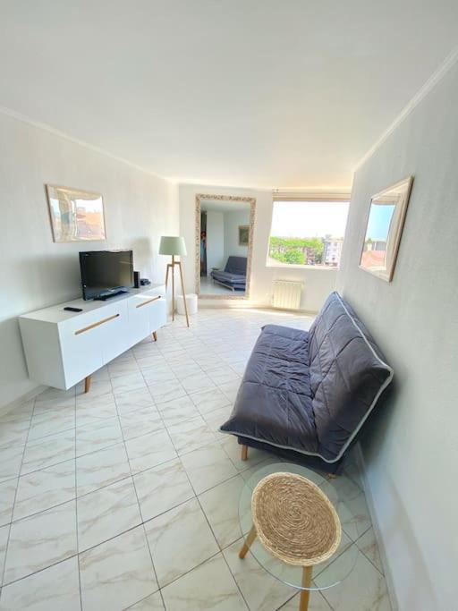 Spacieux 65m2, Avec Piscine Et Parking Frejus